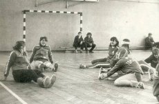 Sala Technikum Chemicznego - zespół piłki siatkowej - od lewej M. Falendarz, M. Malina, G. Sinkiewicz, A. Borysławska, M. Wojciechowska, D. Dąbrowska 